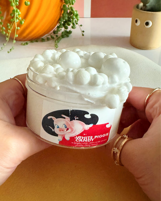 WHITE PIGGIE CANDY