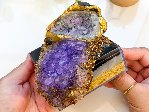 AMETHYST GEODE CAKE